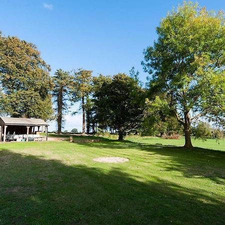 Firs Sleeps 15 Stunning Country House With Hot Tub Sudbourne المظهر الخارجي الصورة