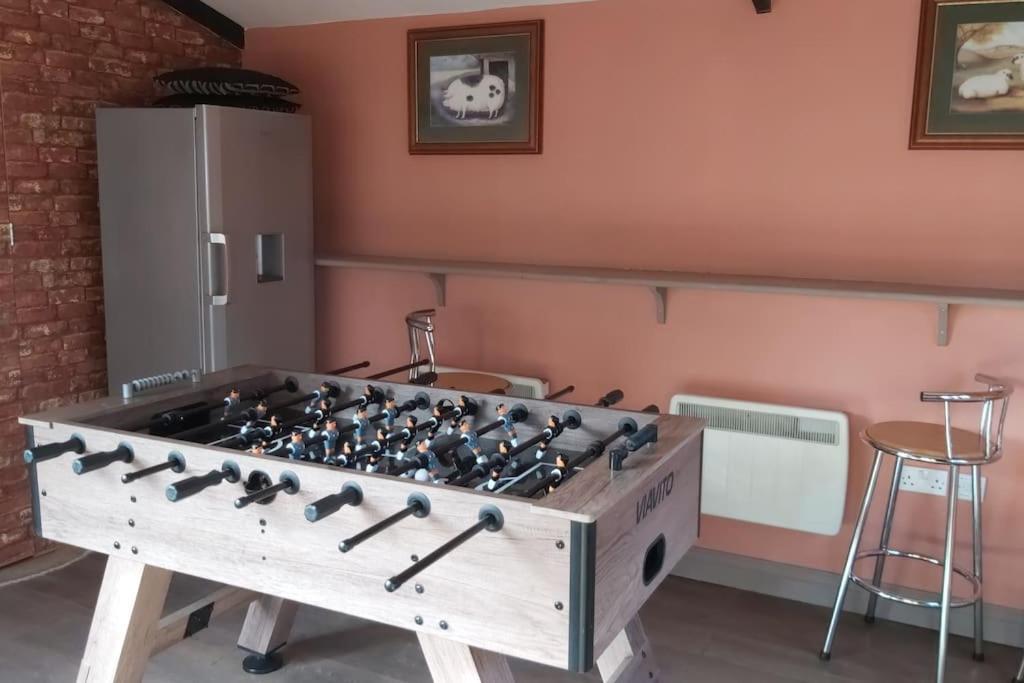 Firs Sleeps 15 Stunning Country House With Hot Tub Sudbourne المظهر الخارجي الصورة