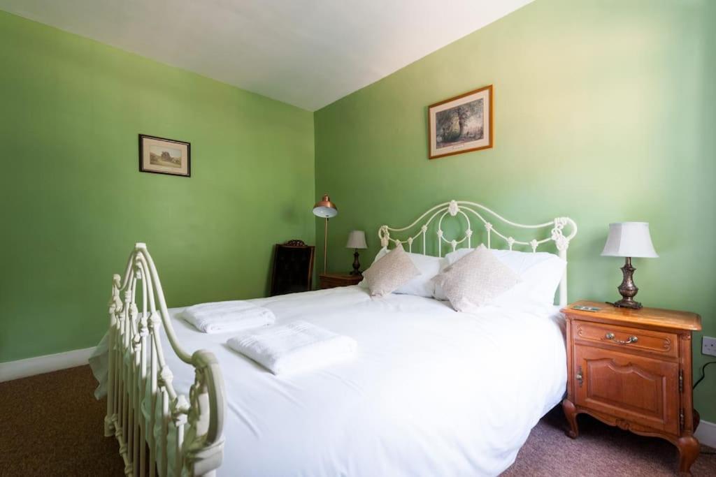Firs Sleeps 15 Stunning Country House With Hot Tub Sudbourne المظهر الخارجي الصورة