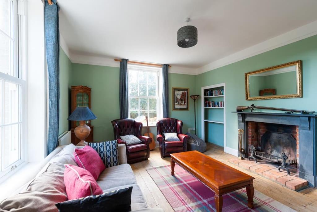 Firs Sleeps 15 Stunning Country House With Hot Tub Sudbourne المظهر الخارجي الصورة
